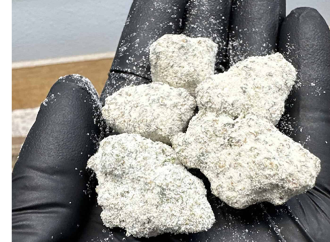 Tropical Cherry Snowcaps 64.54% 28 grams (1oz)